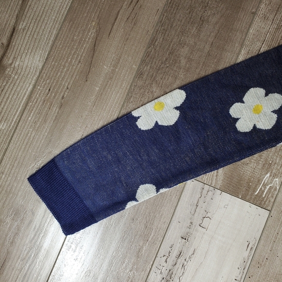 Rue21 Size Small Blue Daisy Print Scoopneck Tunic Sweater EUC - Picture 8 of 16